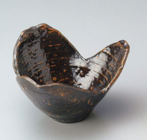 割山椒（黒アメ釉）